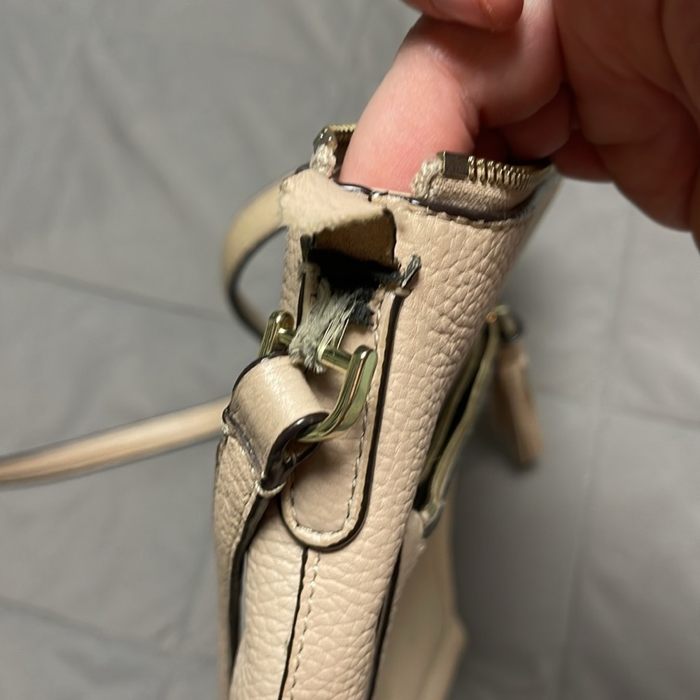 Kate Spade Cream Leather Crossbody with Front Pocket Adjustable Strap Flawed - Picture 9 of 15